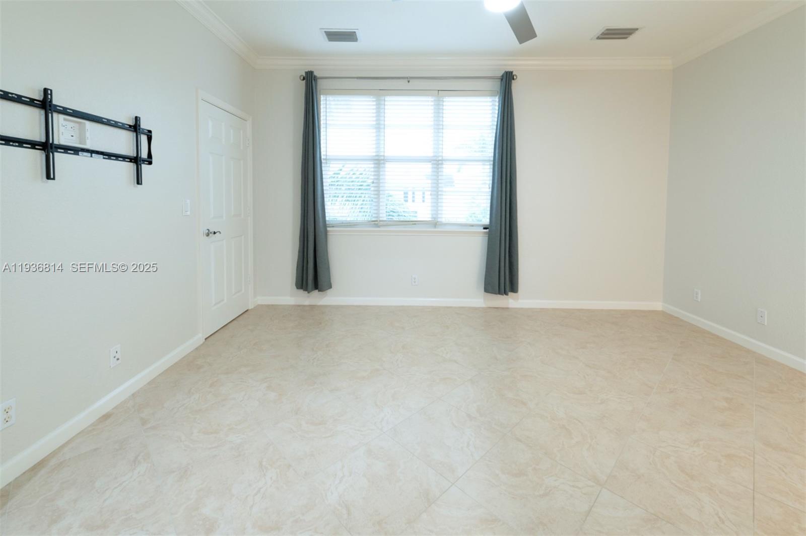 GREENWICH - Residential