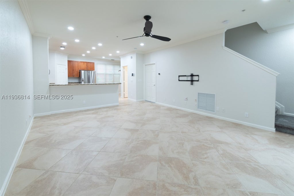 Photo of 115 Greenwich Cir, Jupiter, FL 33458 (MLS # A11936814)