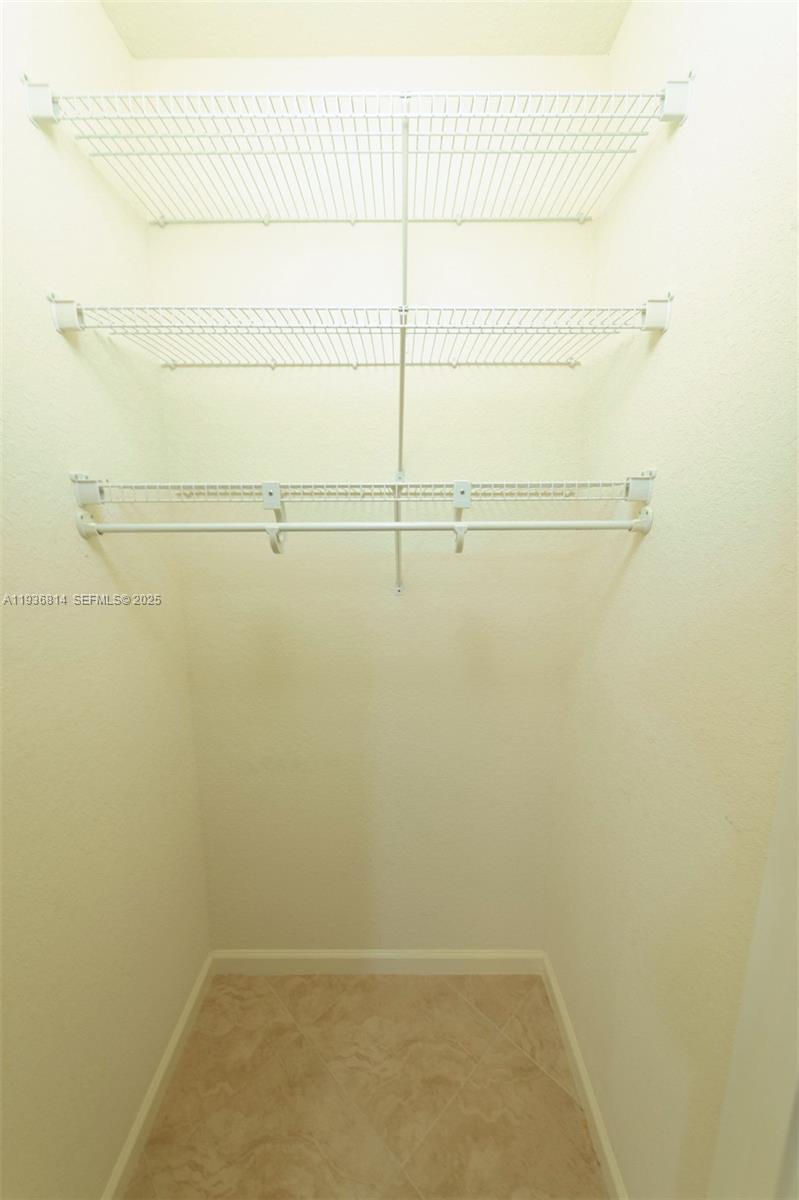 GREENWICH - Residential