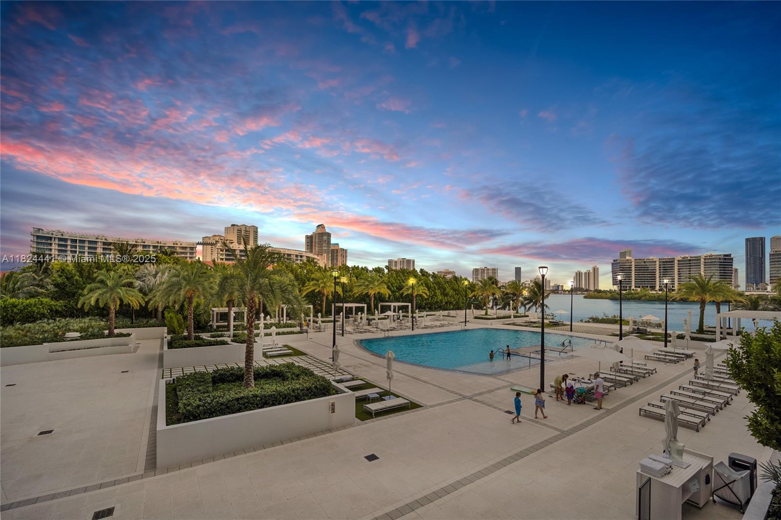 THE PENINSULA II CONDO - Residential