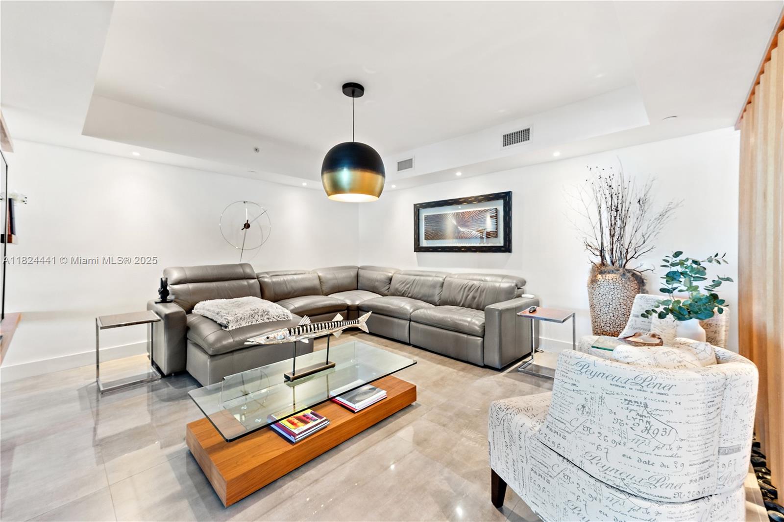 THE PENINSULA II CONDO - Residential