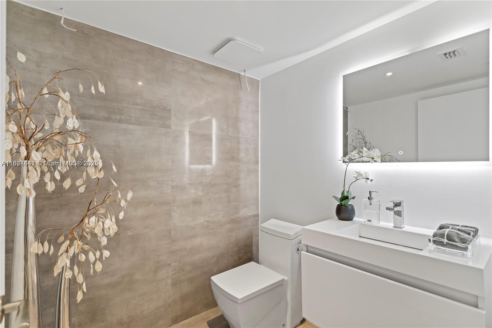 THE PENINSULA II CONDO - Residential