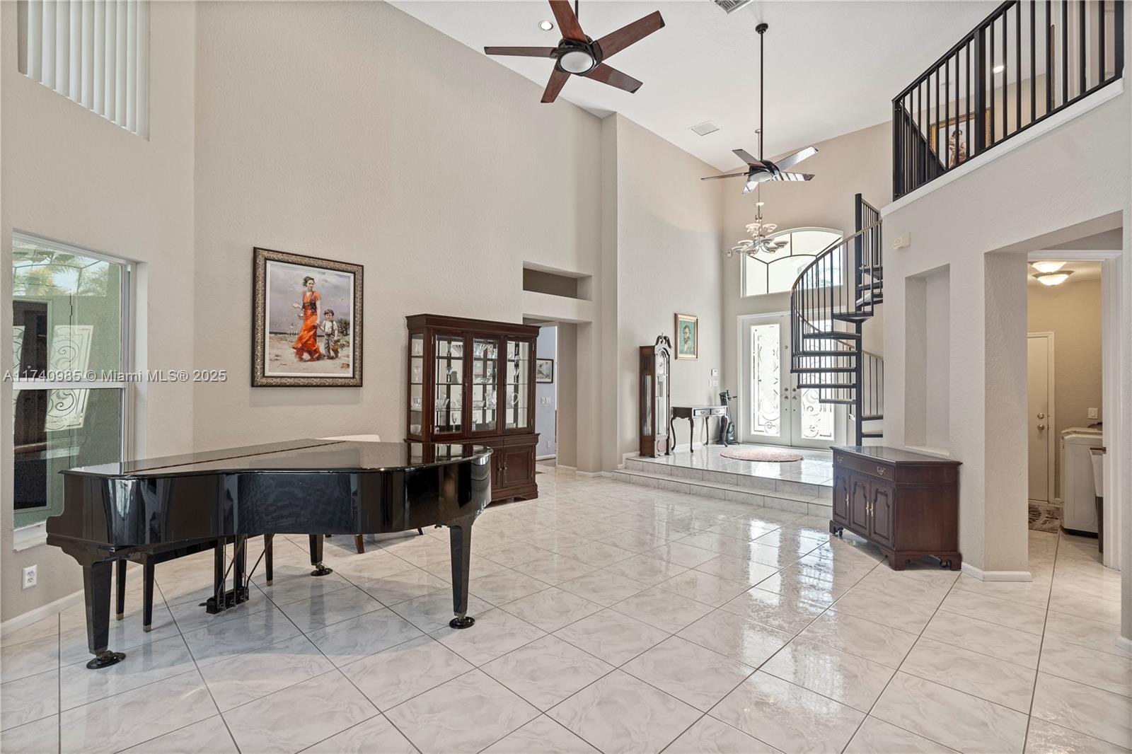 HOLLYWOOD LAKES COUNTRY C - Residential