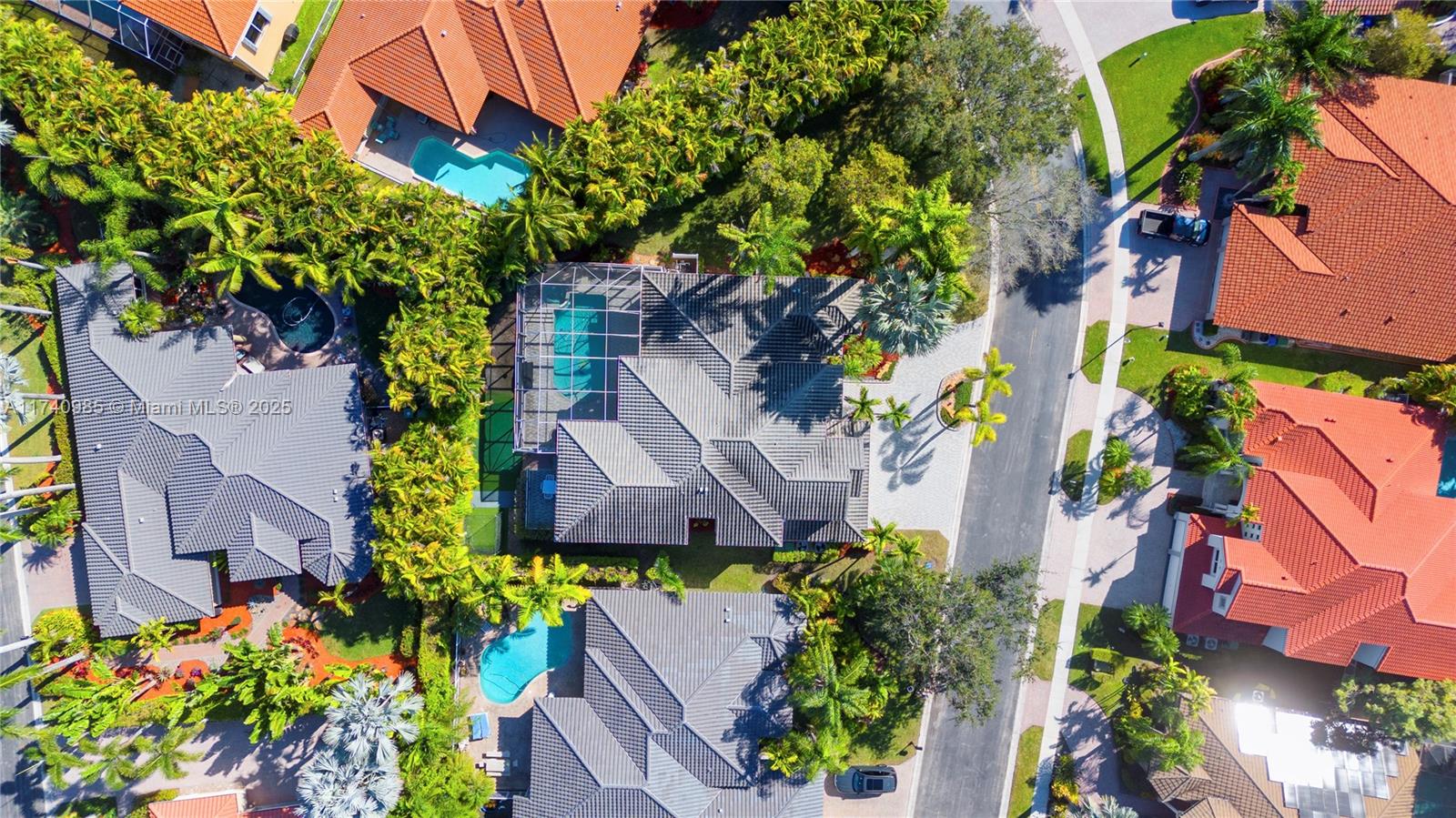 HOLLYWOOD LAKES COUNTRY C - Residential