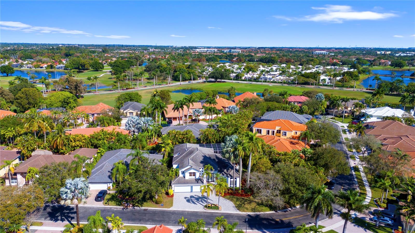 HOLLYWOOD LAKES COUNTRY C - Residential