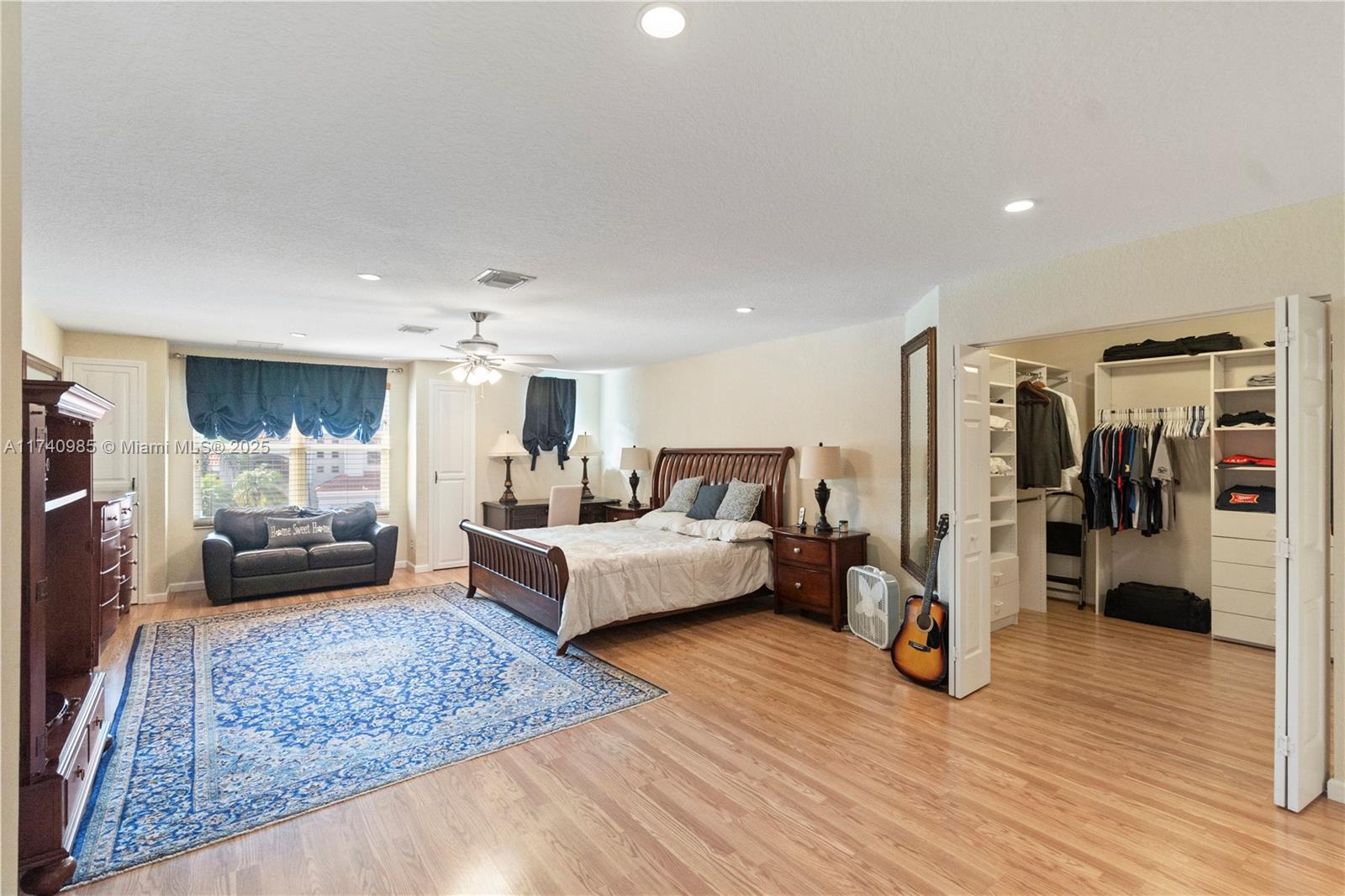 HOLLYWOOD LAKES COUNTRY C - Residential