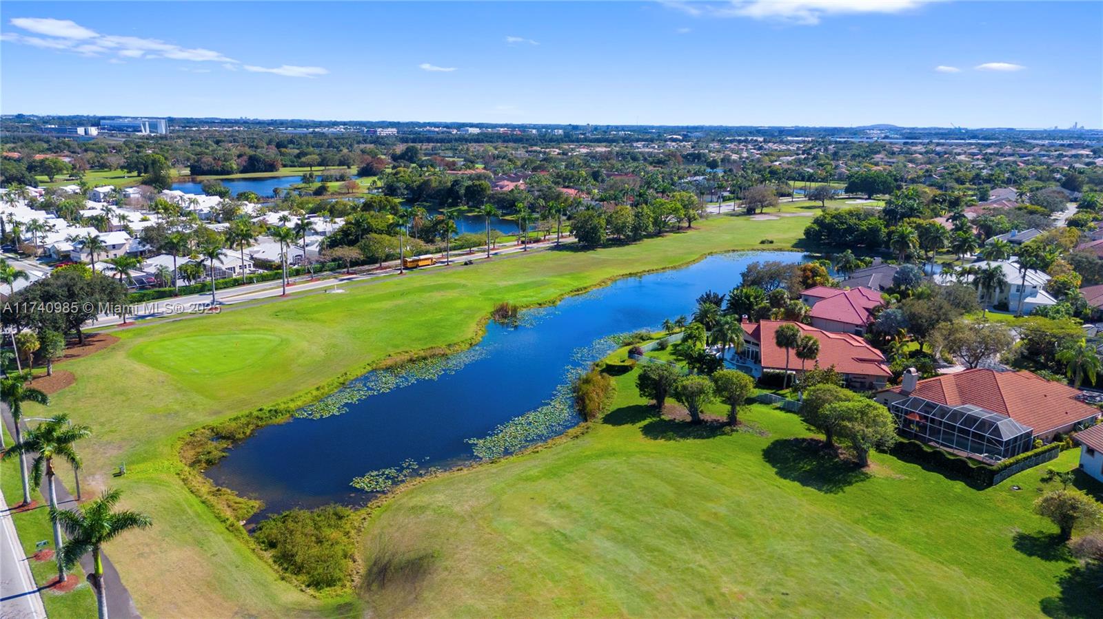 HOLLYWOOD LAKES COUNTRY C - Residential