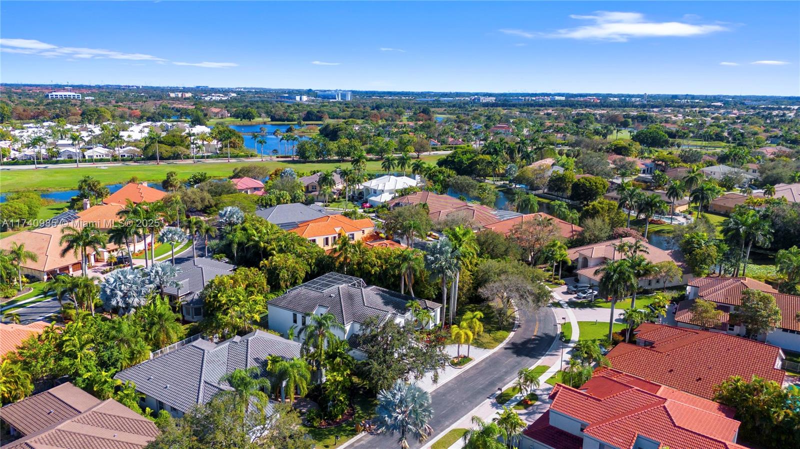 HOLLYWOOD LAKES COUNTRY C - Residential