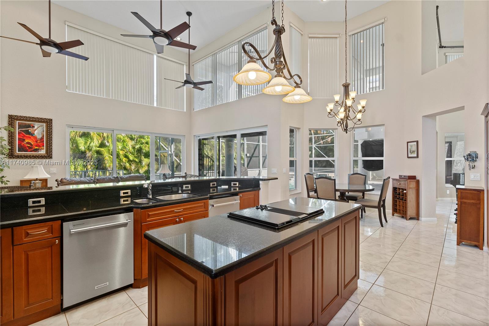 HOLLYWOOD LAKES COUNTRY C - Residential