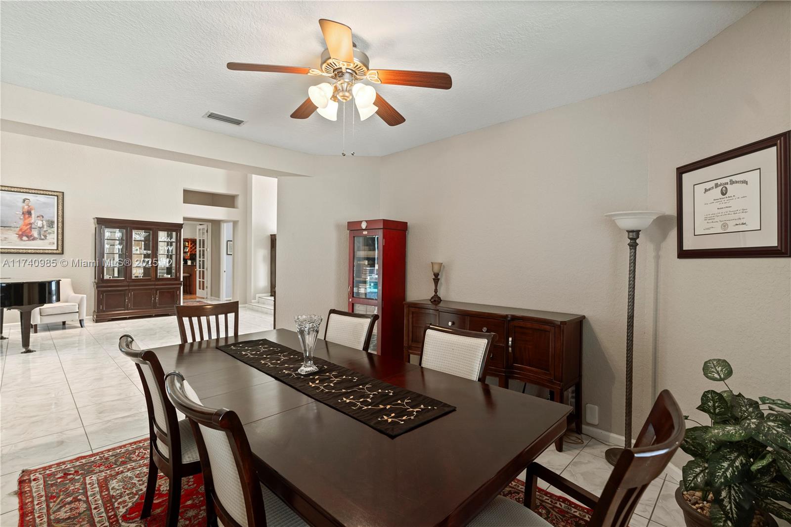 HOLLYWOOD LAKES COUNTRY C - Residential