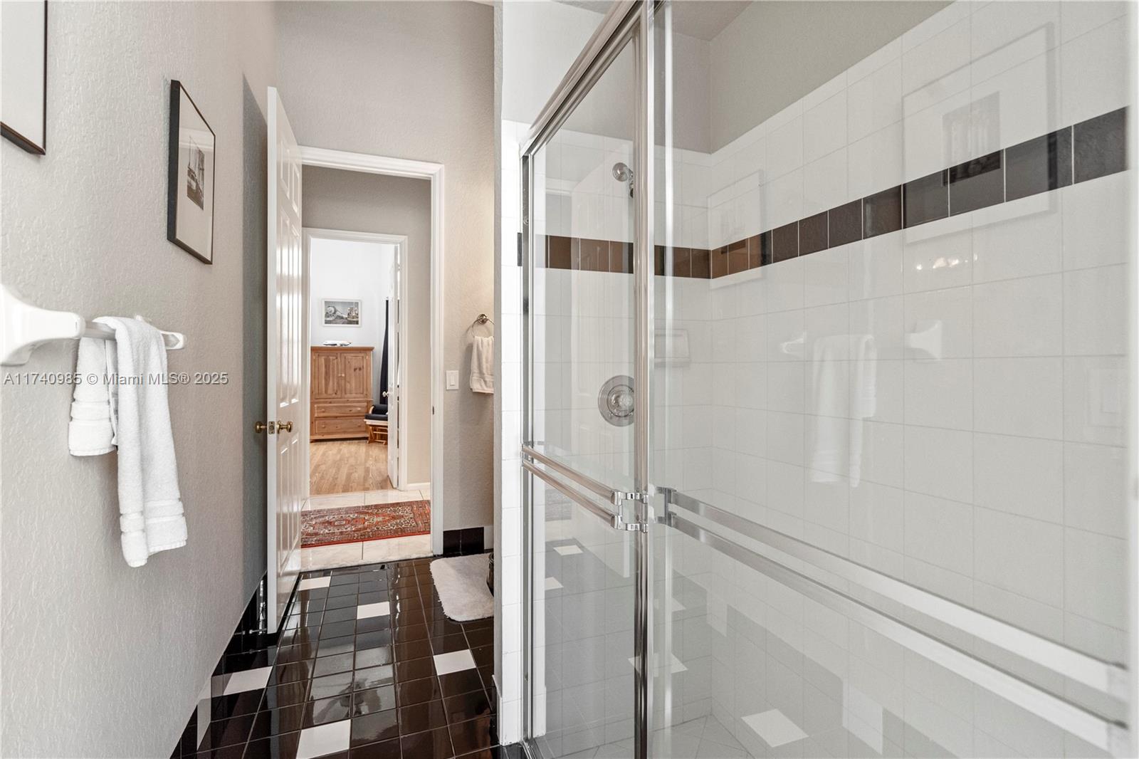 HOLLYWOOD LAKES COUNTRY C - Residential