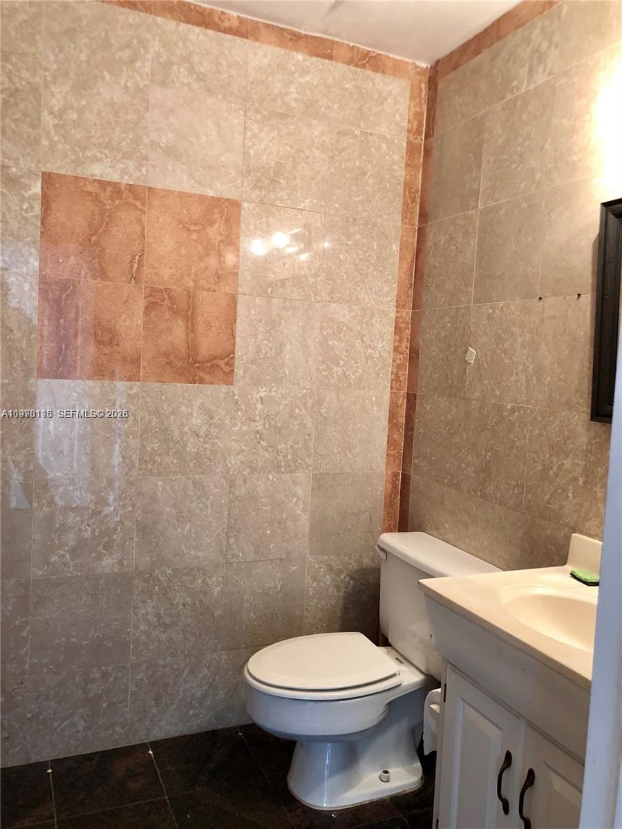 6850 NW 77th Ct 6850