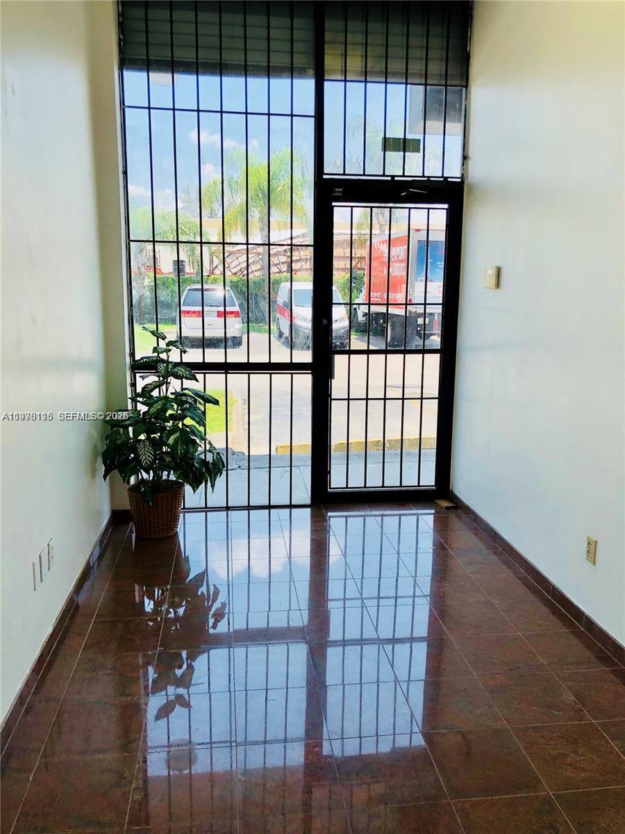 6850 NW 77th Ct 6850