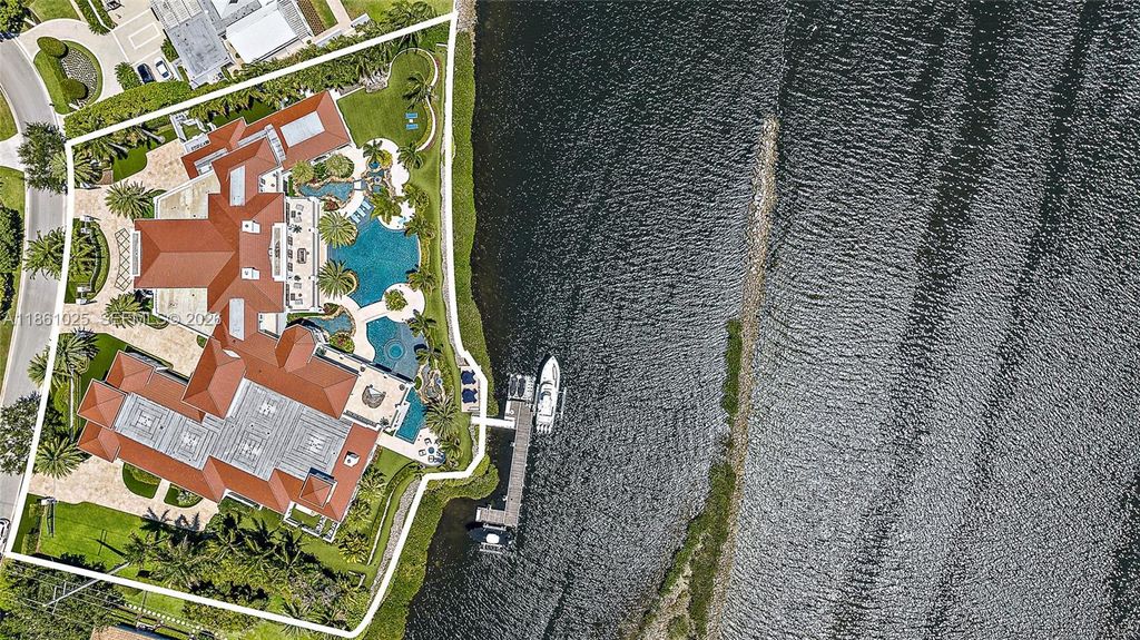 Photo of 176 Spyglass Ln, Jupiter, FL 33477 (MLS # A11861025)