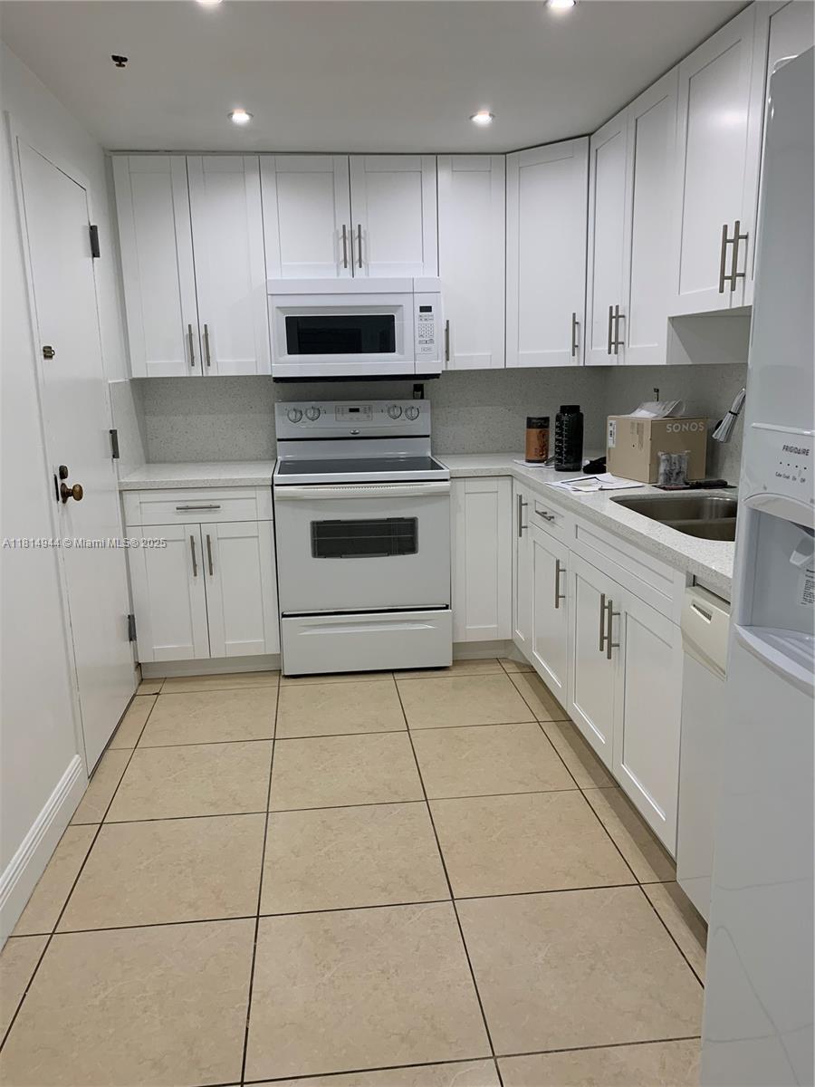 2333 Brickell Ave 615