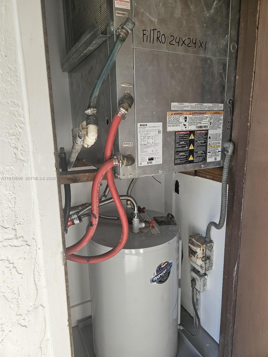 HIDDEN HARBOR CONDOMINIUM - Residential