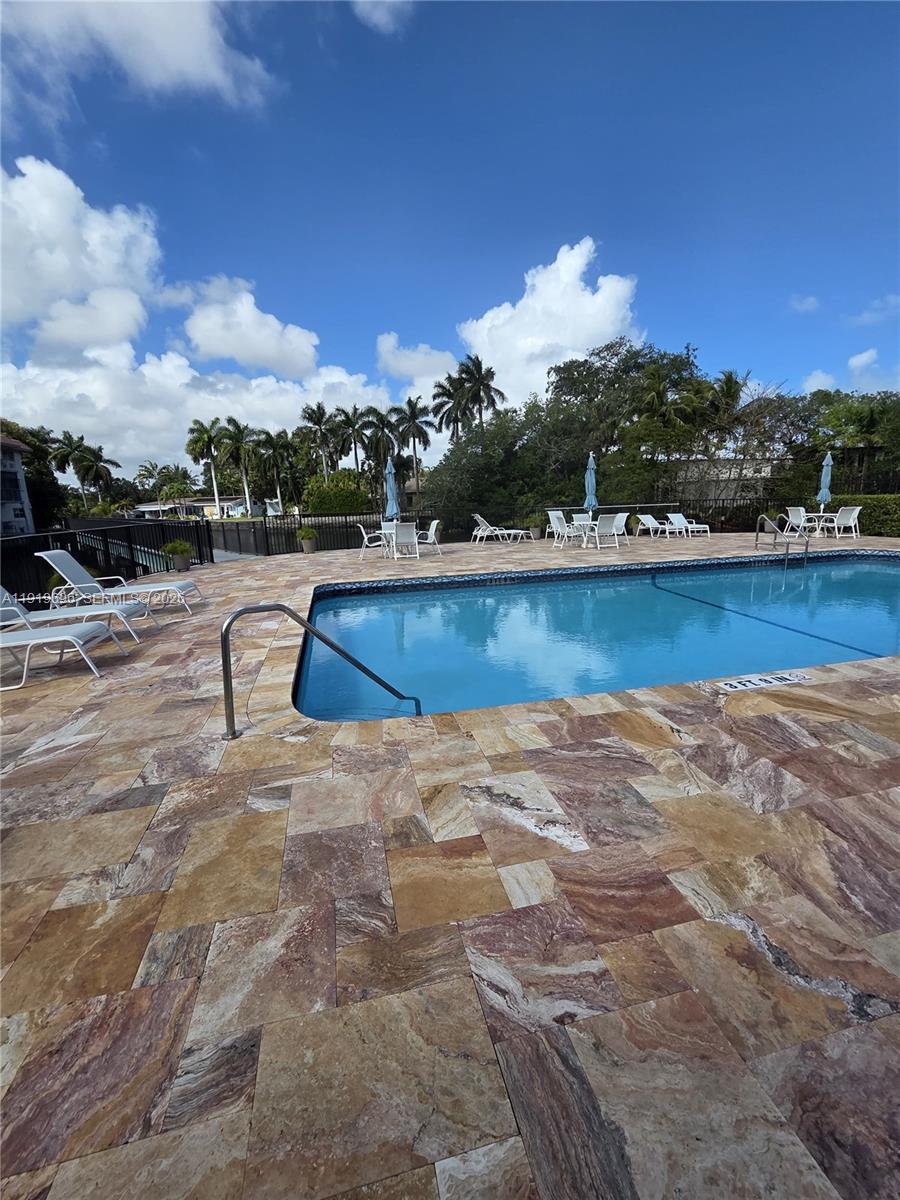 HIDDEN HARBOR CONDOMINIUM - Residential