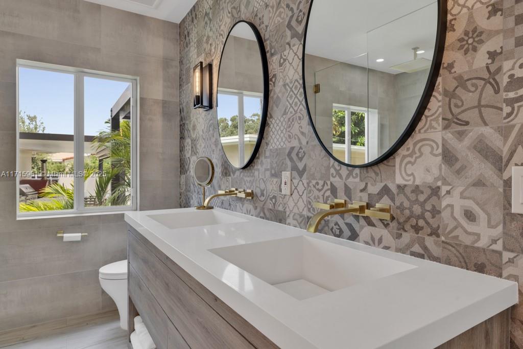 MIAMI SHORES SEC 3 - Residential