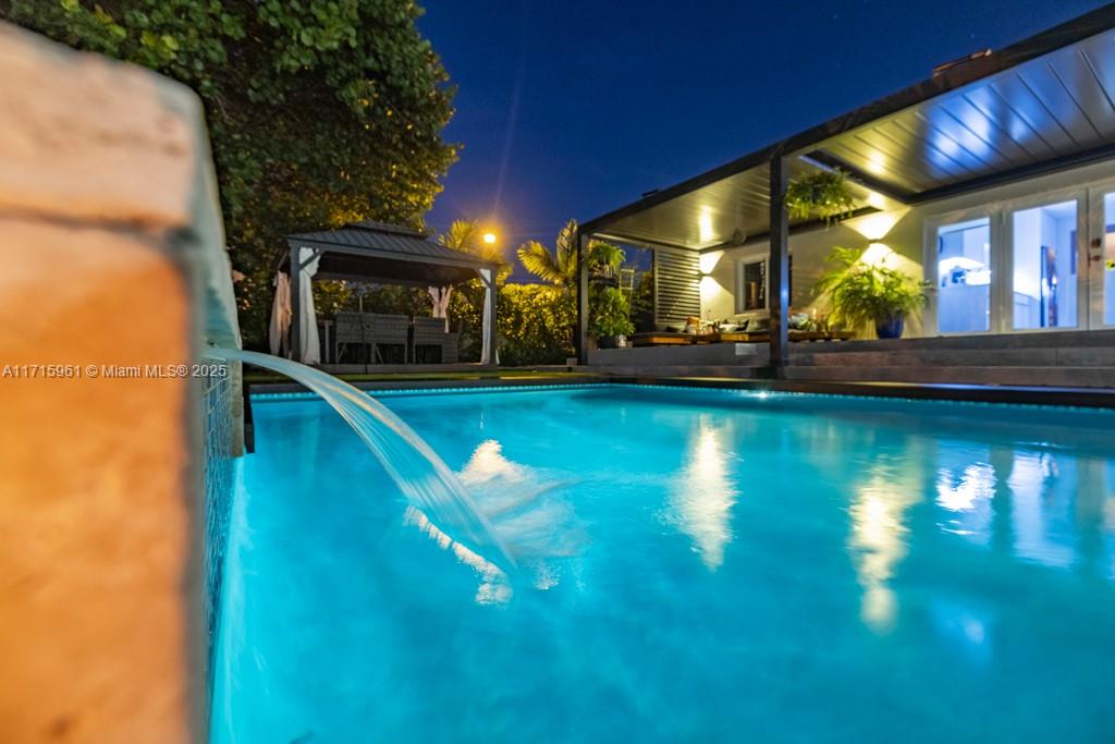 MIAMI SHORES SEC 3 - Residential