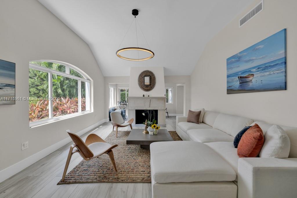 MIAMI SHORES SEC 3 - Residential