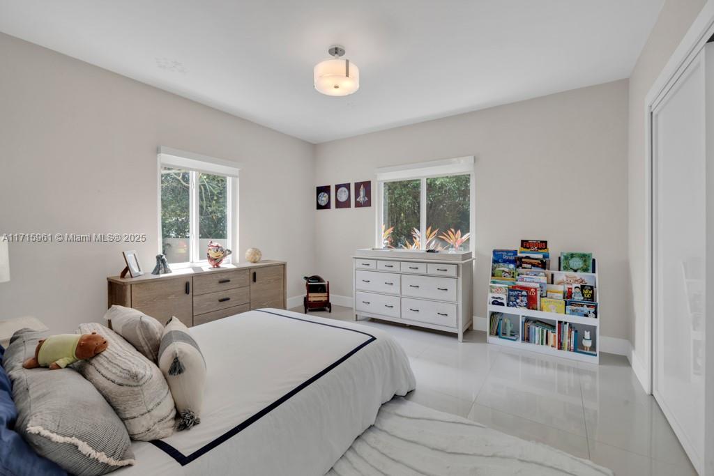 MIAMI SHORES SEC 3 - Residential