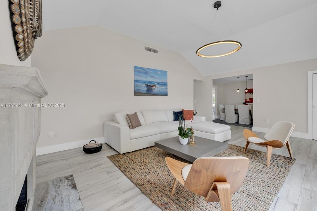 MIAMI SHORES SEC 3 - Residential