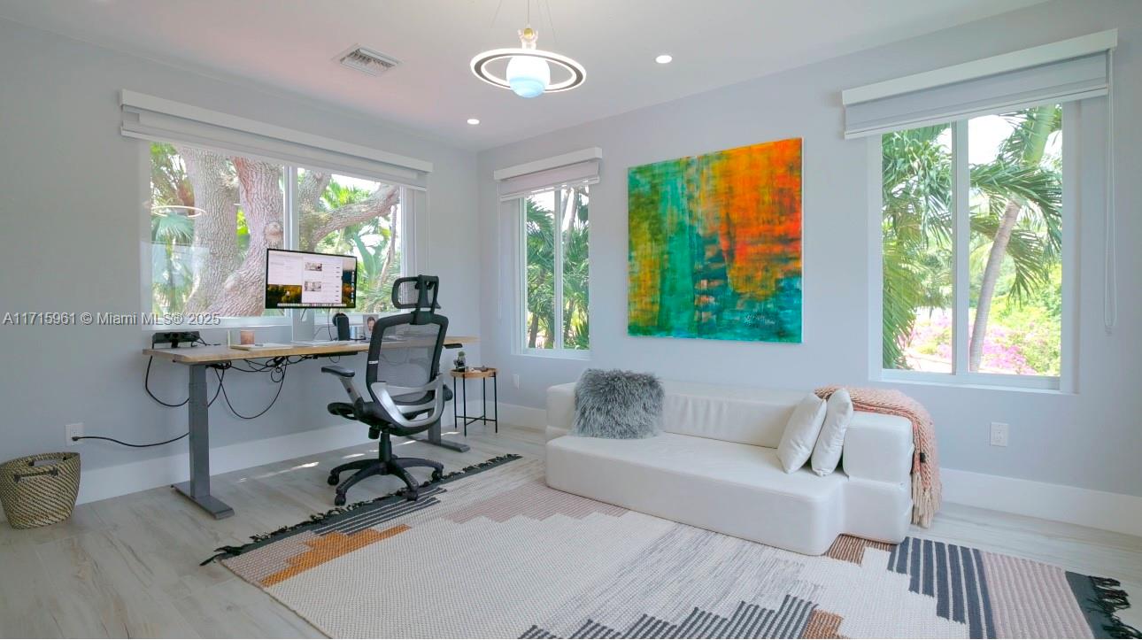 MIAMI SHORES SEC 3 - Residential