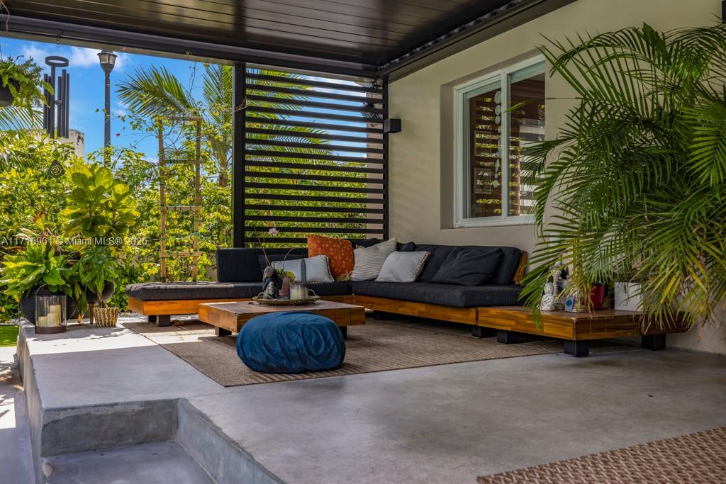 MIAMI SHORES SEC 3 - Residential