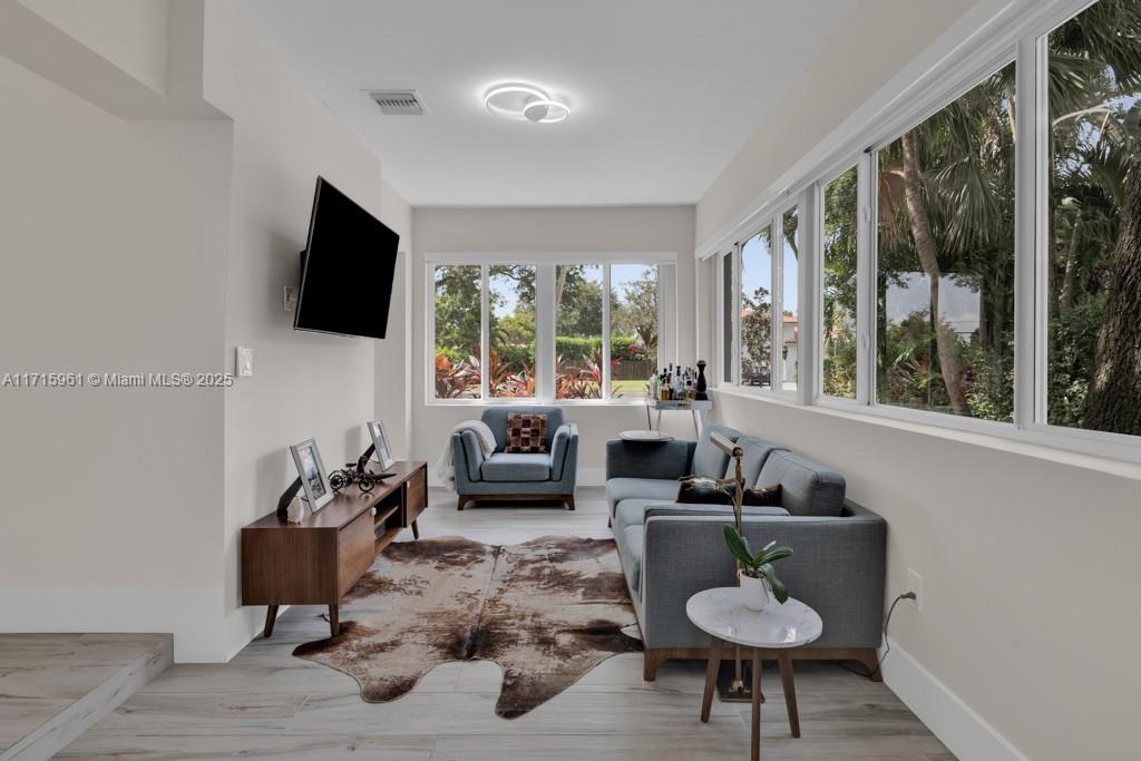 MIAMI SHORES SEC 3 - Residential