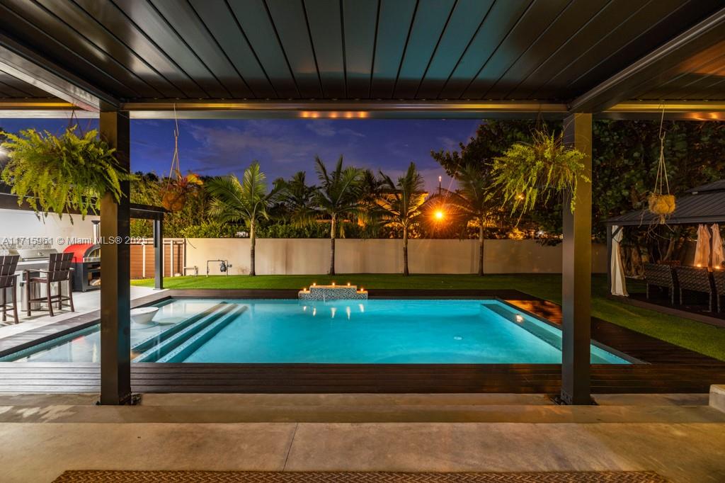 MIAMI SHORES SEC 3 - Residential