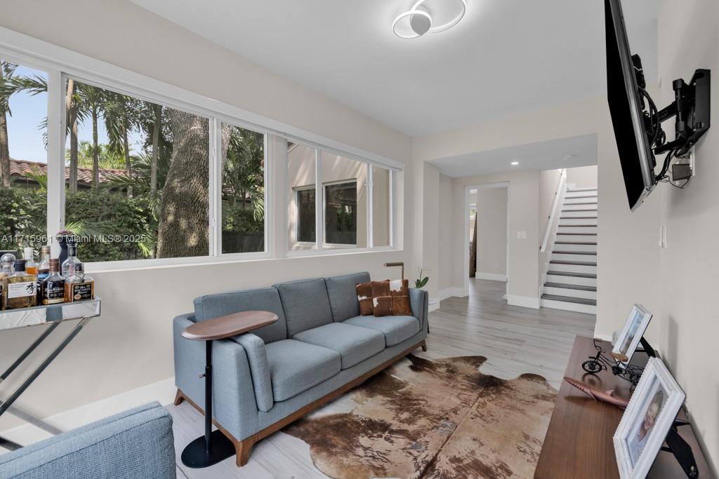 MIAMI SHORES SEC 3 - Residential