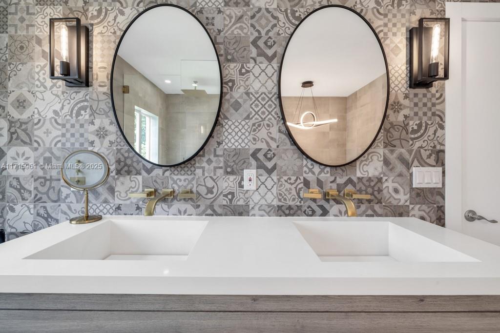 MIAMI SHORES SEC 3 - Residential