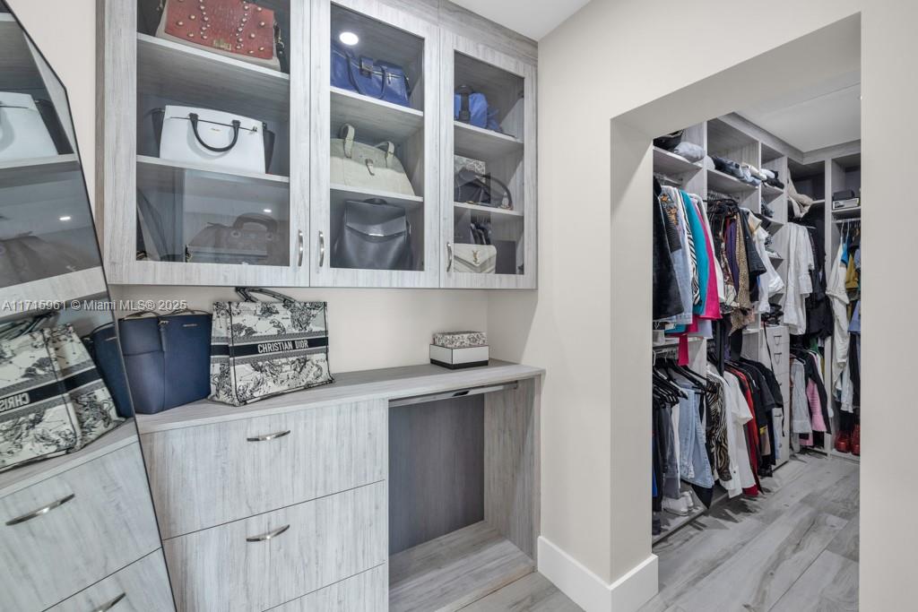 MIAMI SHORES SEC 3 - Residential