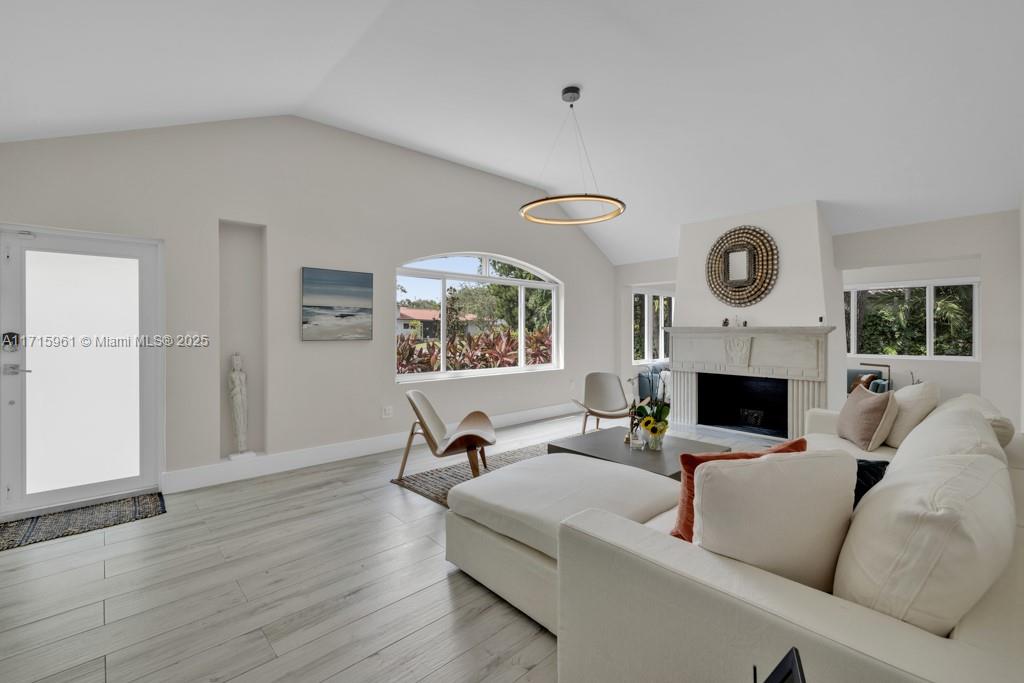 MIAMI SHORES SEC 3 - Residential