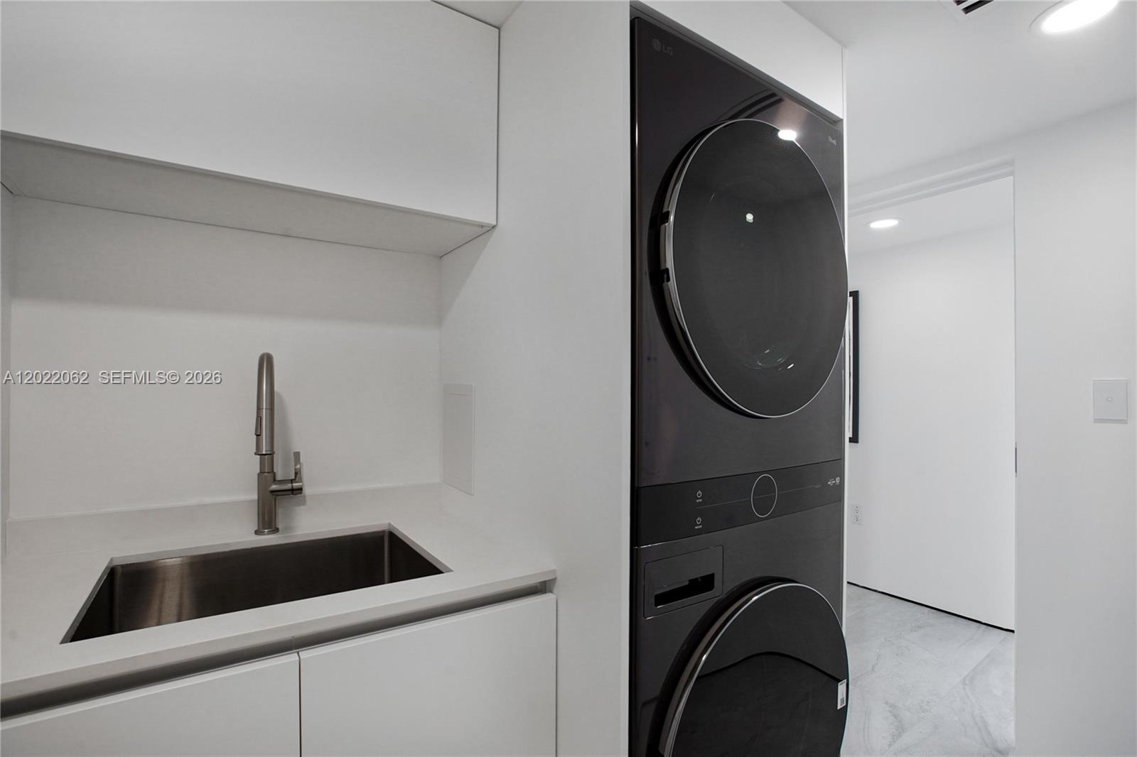 NINE ISLAND AVENUE CONDO - Residential