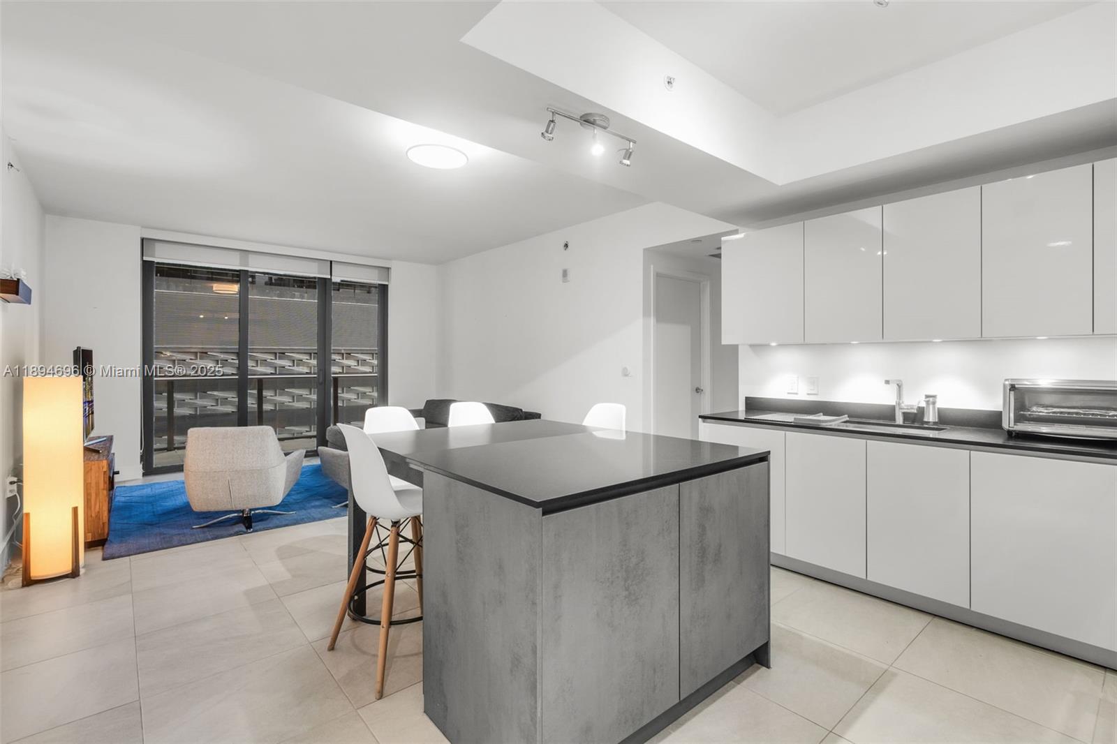 1010 Brickell Ave 1607