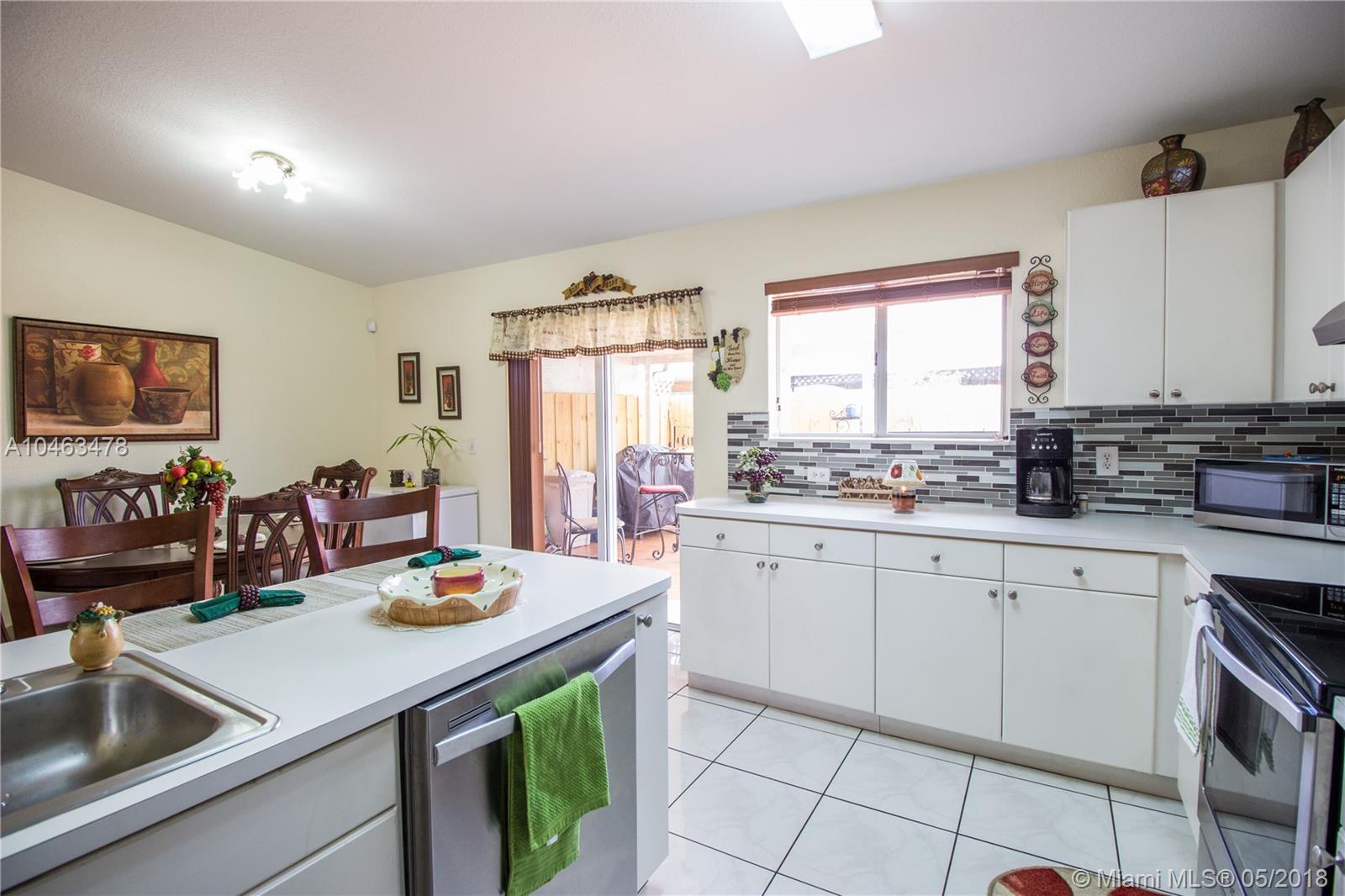 GABRIELLA CONDO NORTH - Residential