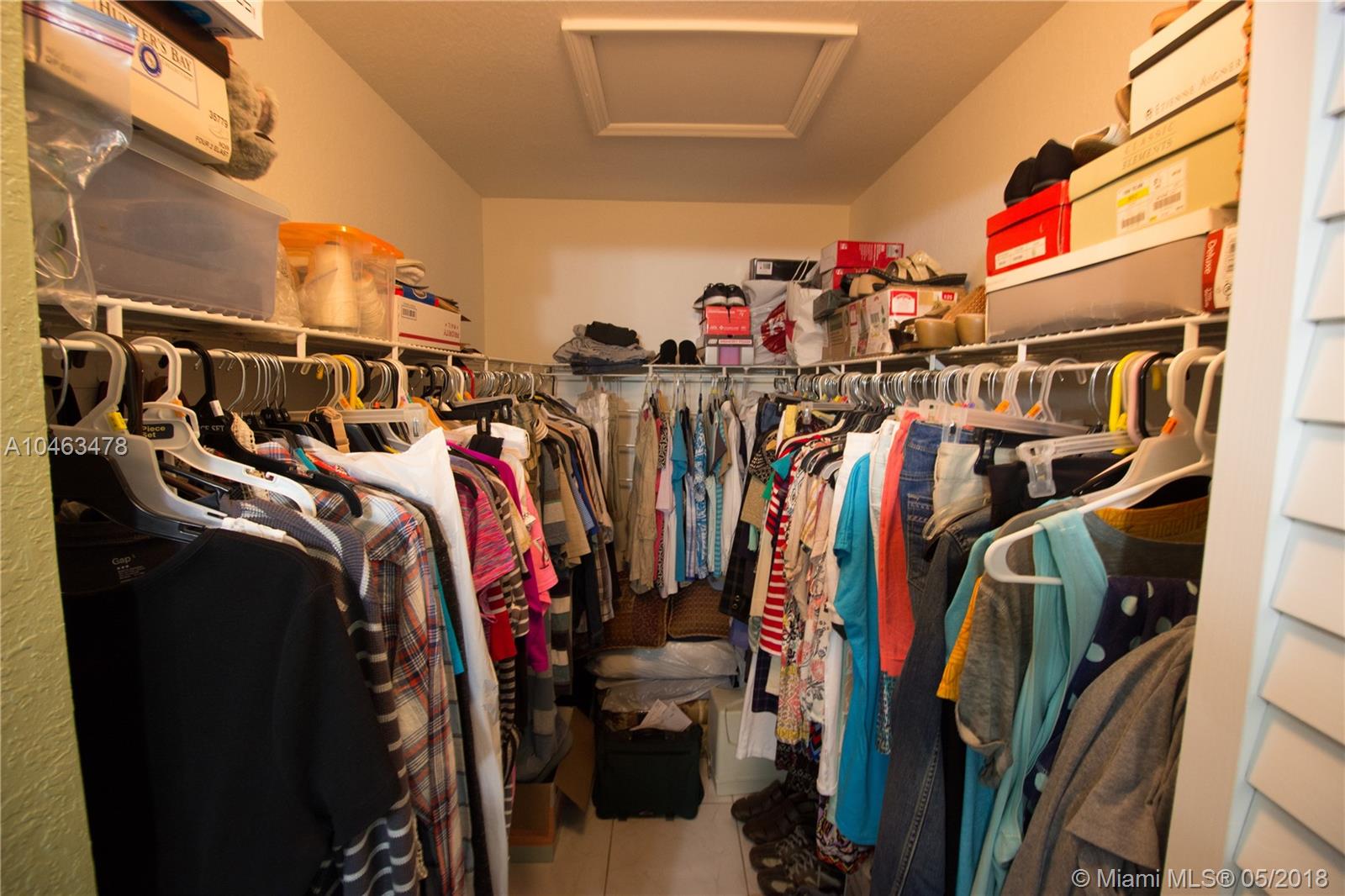 GABRIELLA CONDO NORTH - Residential