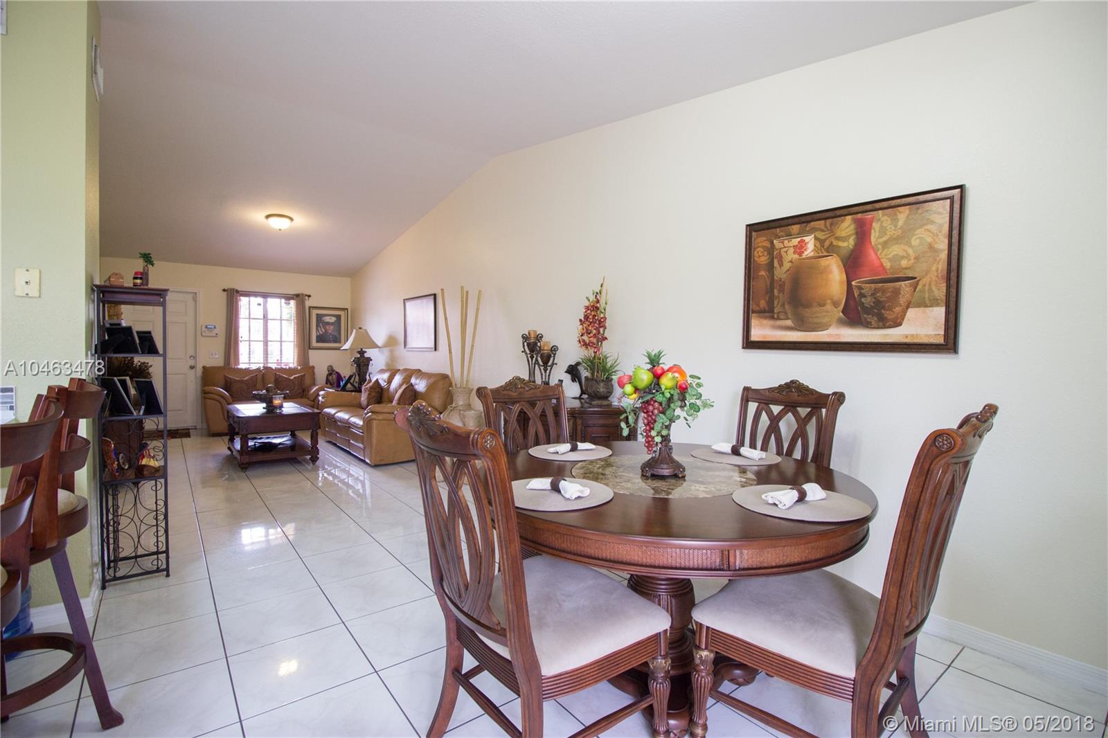 GABRIELLA CONDO NORTH - Residential