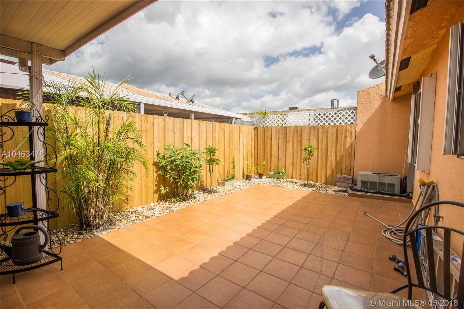 GABRIELLA CONDO NORTH - Residential