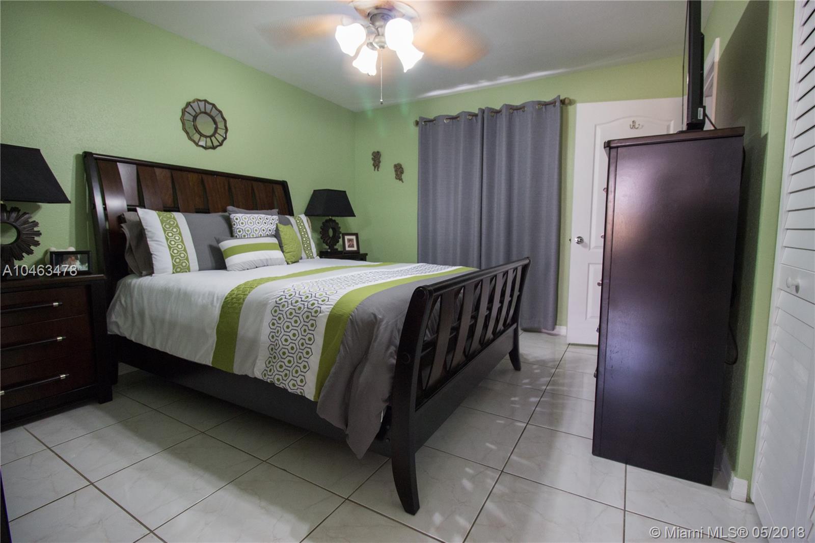 GABRIELLA CONDO NORTH - Residential