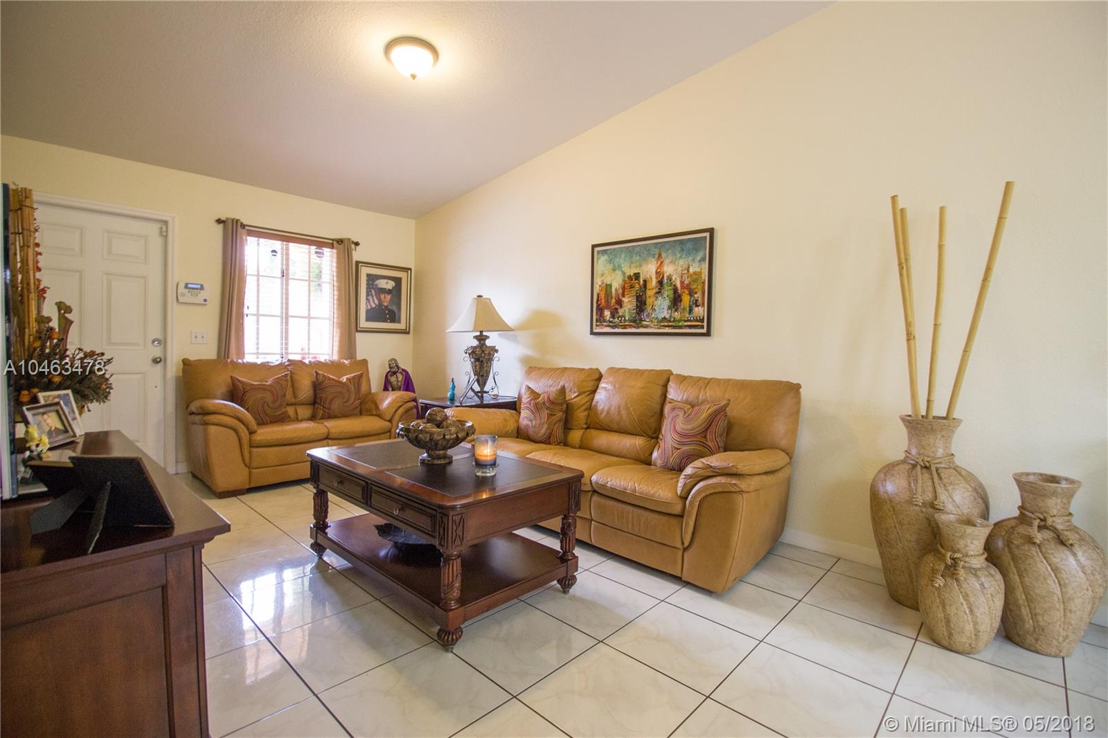 GABRIELLA CONDO NORTH - Residential