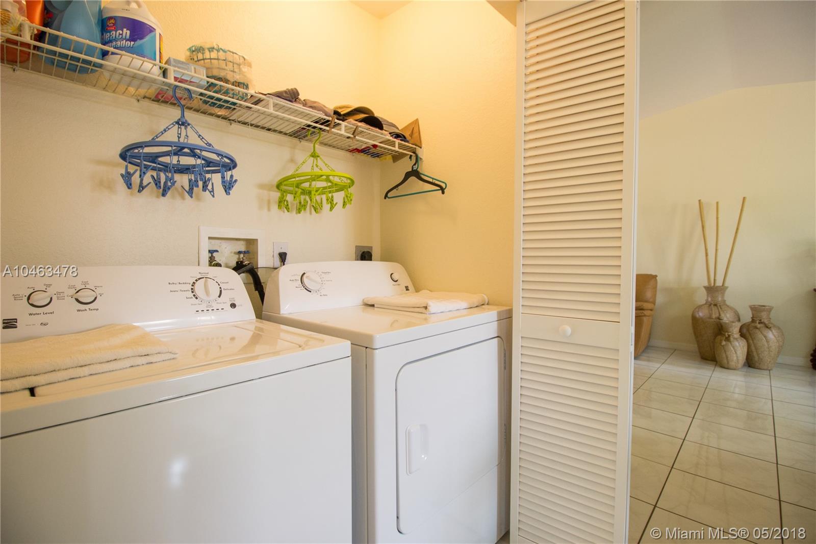 GABRIELLA CONDO NORTH - Residential