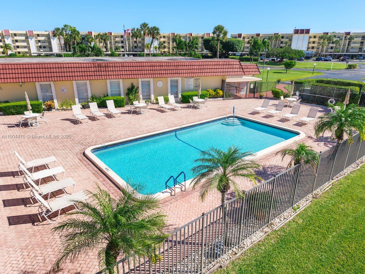 BARWOOD CONDO - Residential