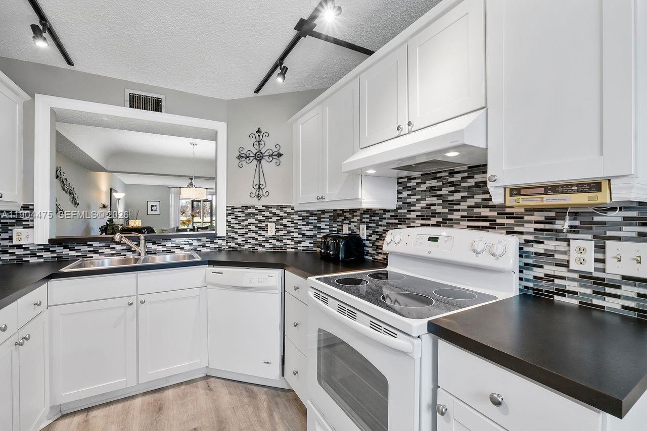 BARWOOD CONDO - Residential