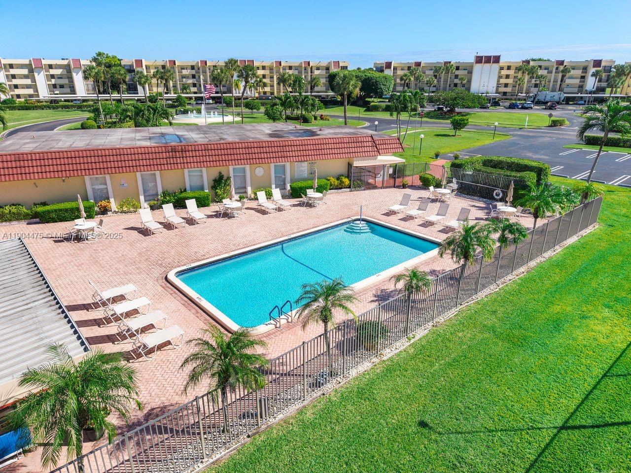 BARWOOD CONDO - Residential