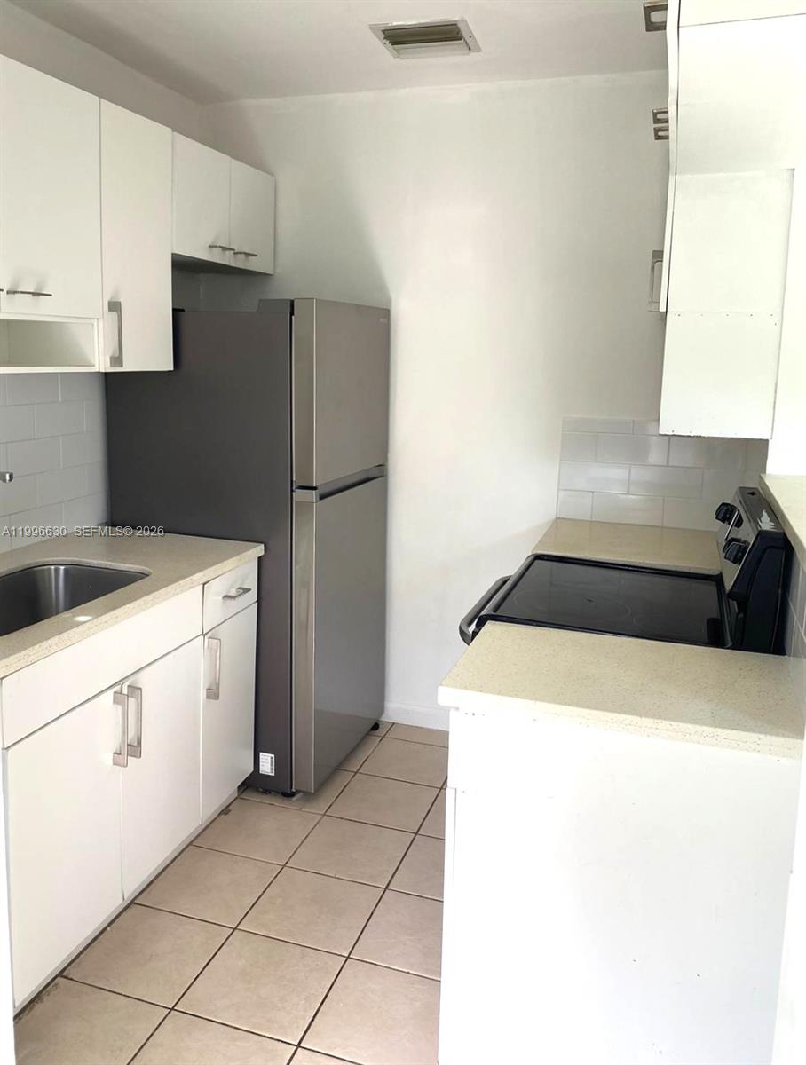 DAVIS ADDN TO BISC PARK V - Residential Lease