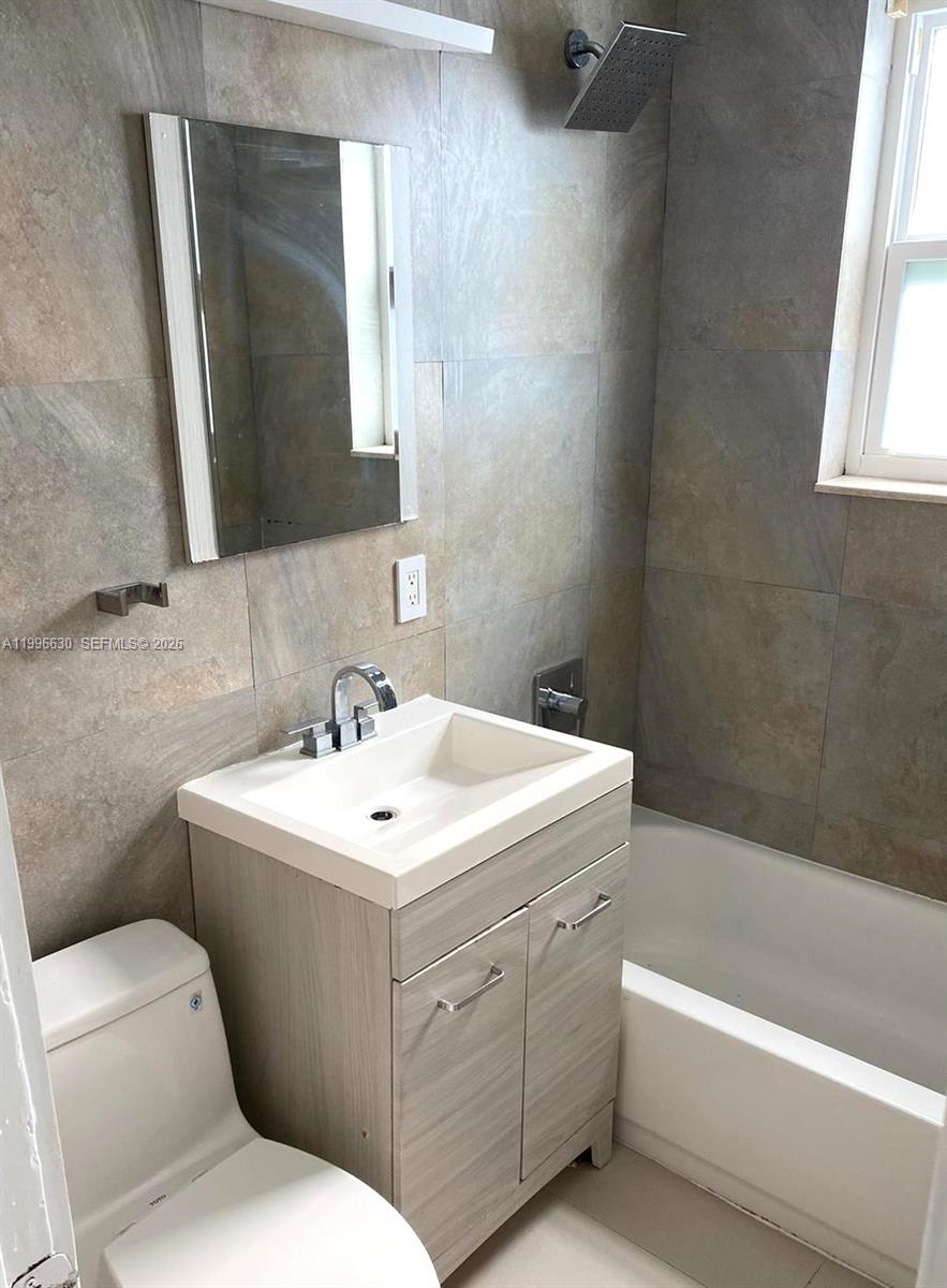 DAVIS ADDN TO BISC PARK V - Residential Lease