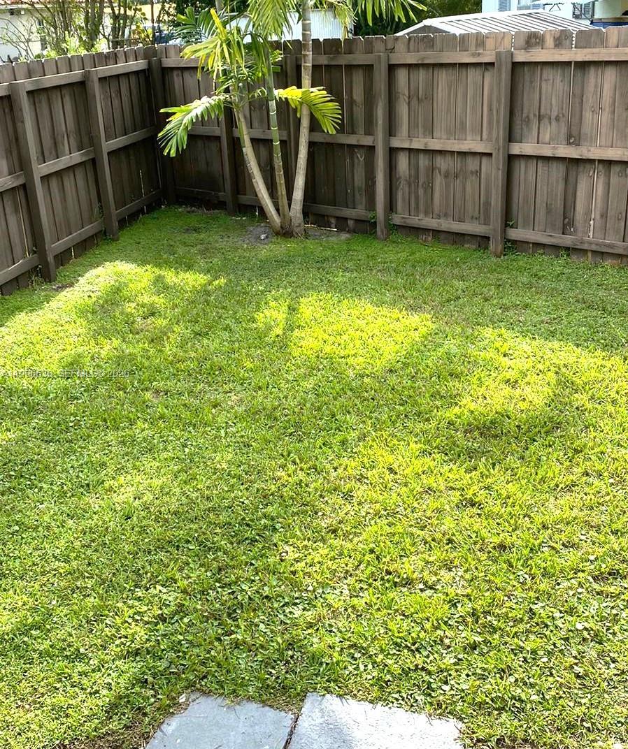 DAVIS ADDN TO BISC PARK V - Residential Lease