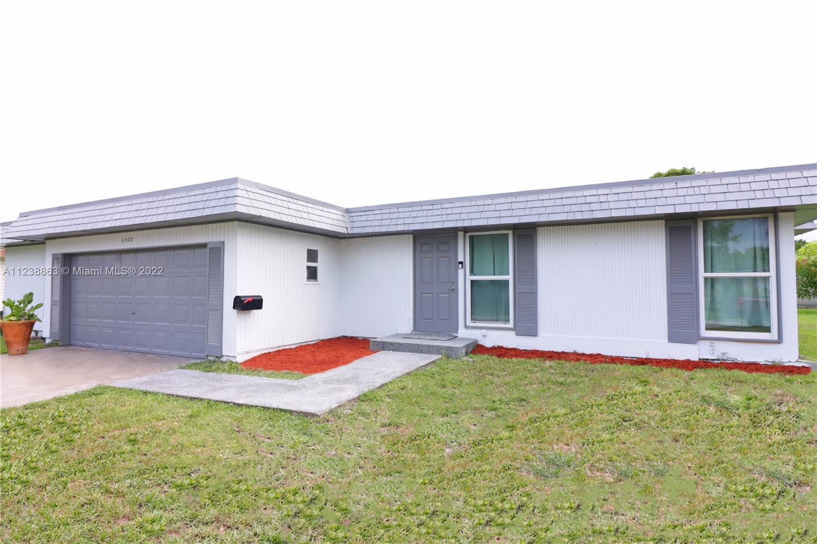 MAINLANDS OF TAMARAC LAKE - Residential